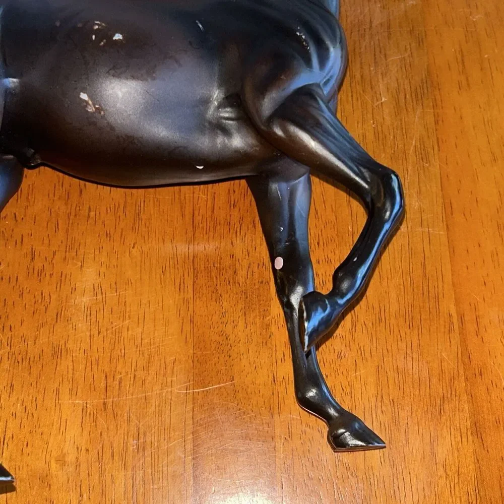 Breyer Reeves Zenyatta Mold Dark Brown / Black Traditional Horse Figure‎ Toy